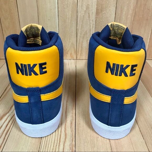Nike SB Zoom Blazer Mid Michigan Navy Gold Shoes - Picture 3 of 5
